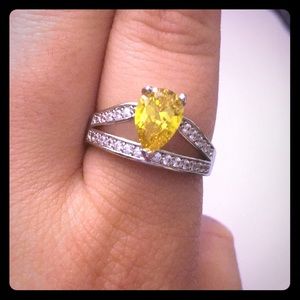 Yellow Stone Silver Ring